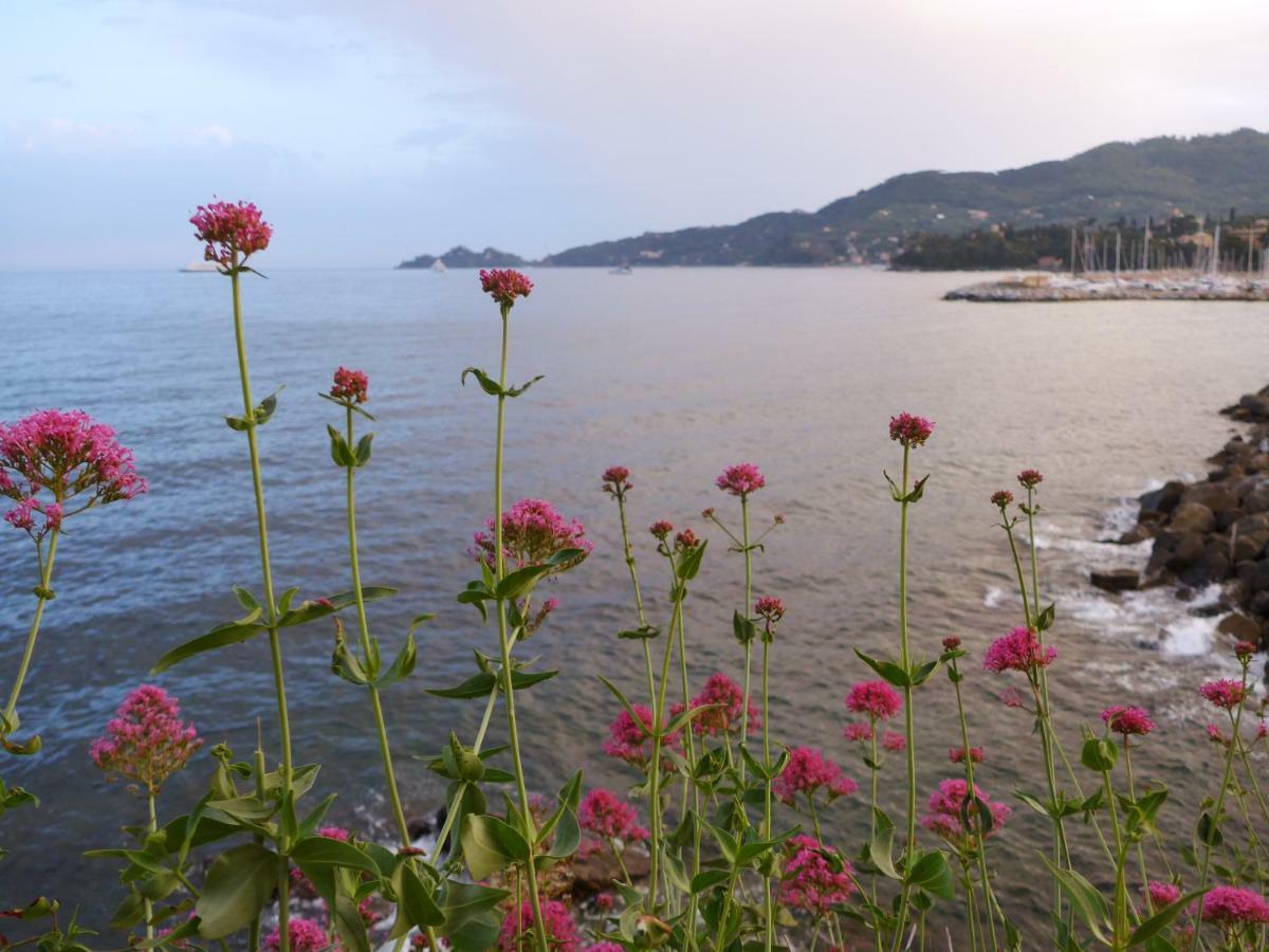 Giramondo Rapallo Exterior photo
